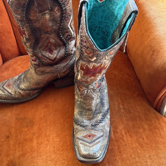 Corral Aztec Women’s Square Toe Boot. Size 7 1/2 - Picture 2 of 3